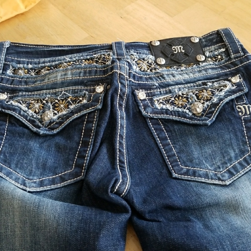 Ladies Miss Me jeans